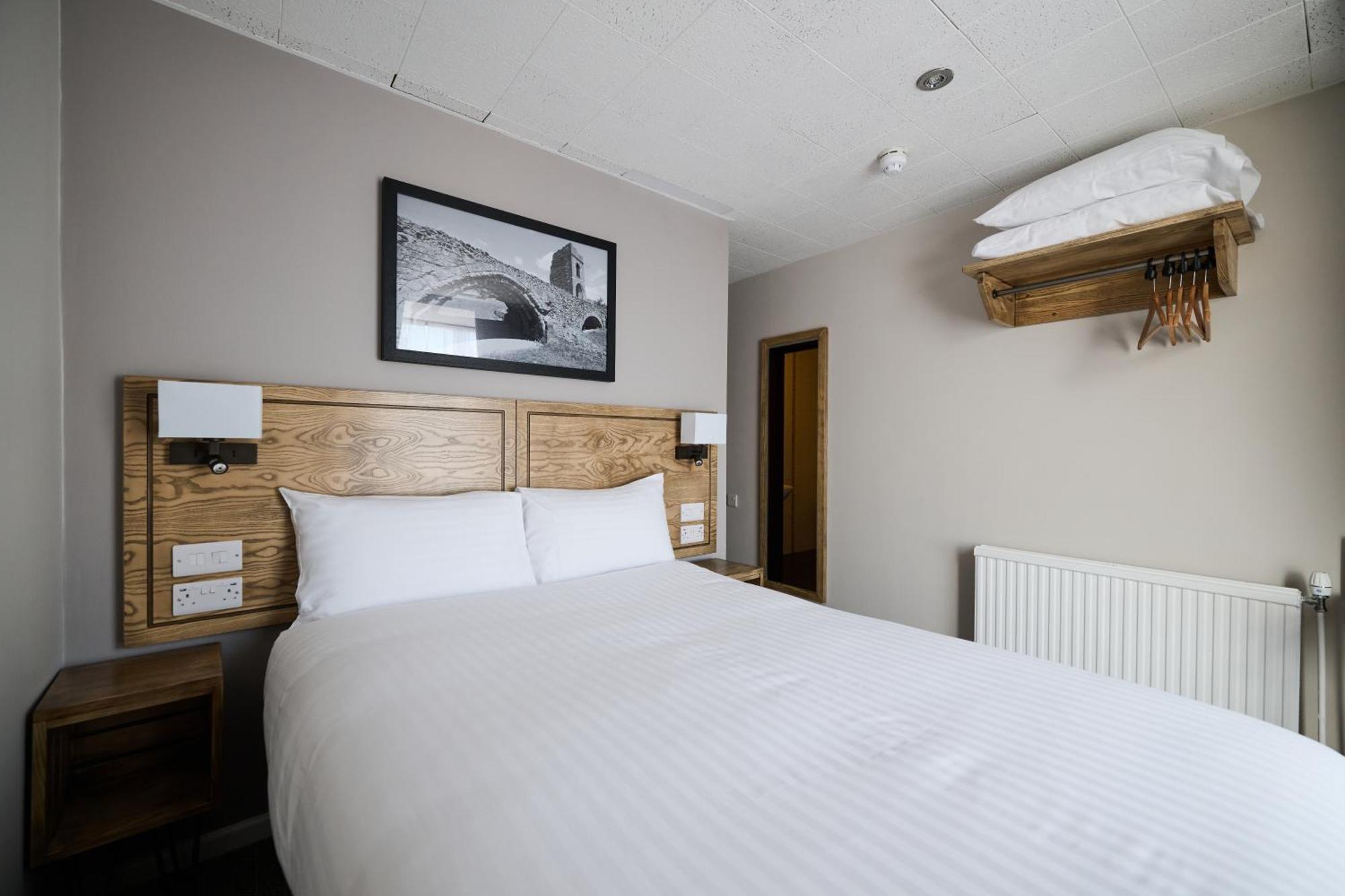 White Hart, By Marston's 3*
