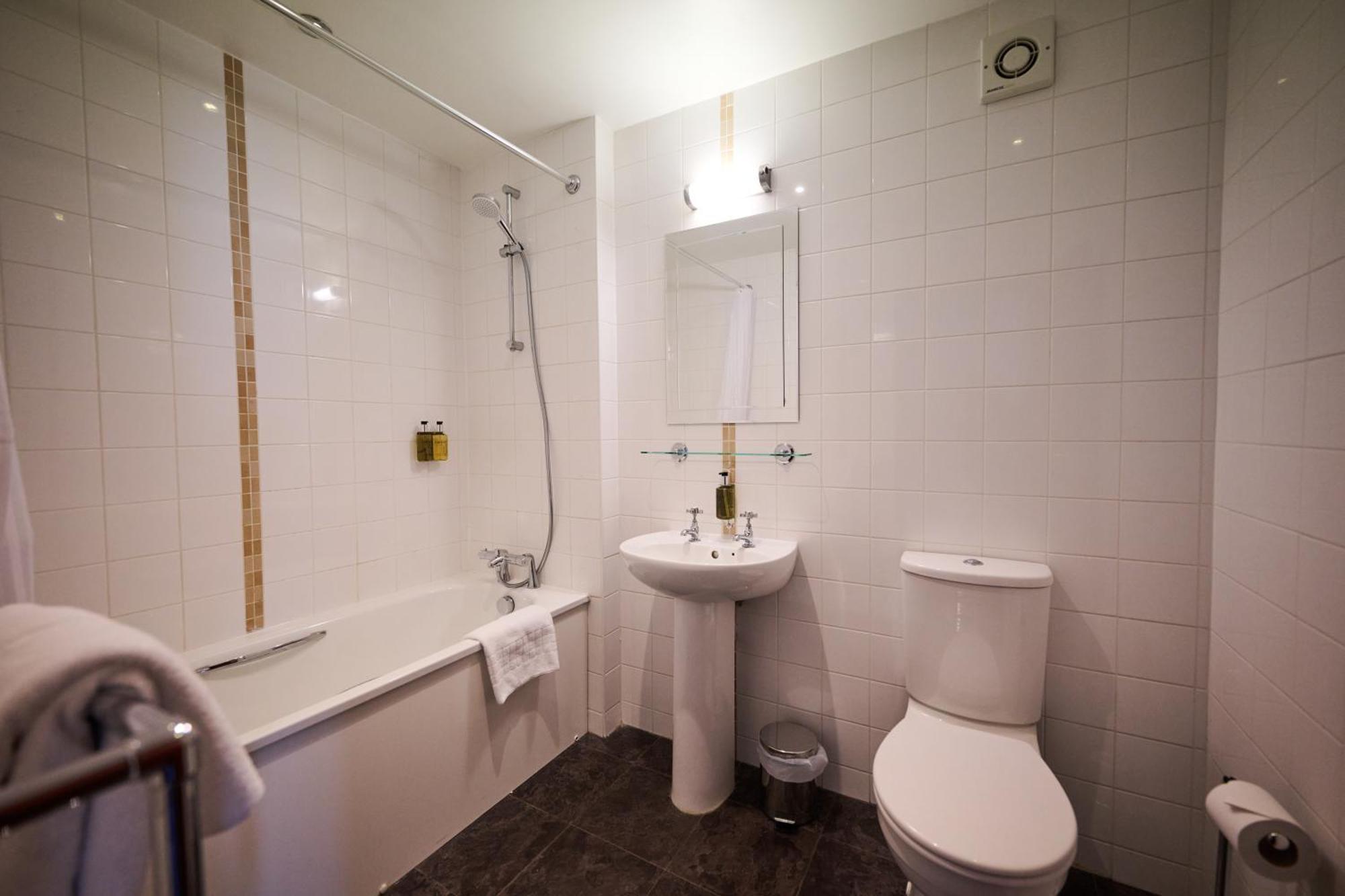 Hotel White Hart, By Marston's 3*