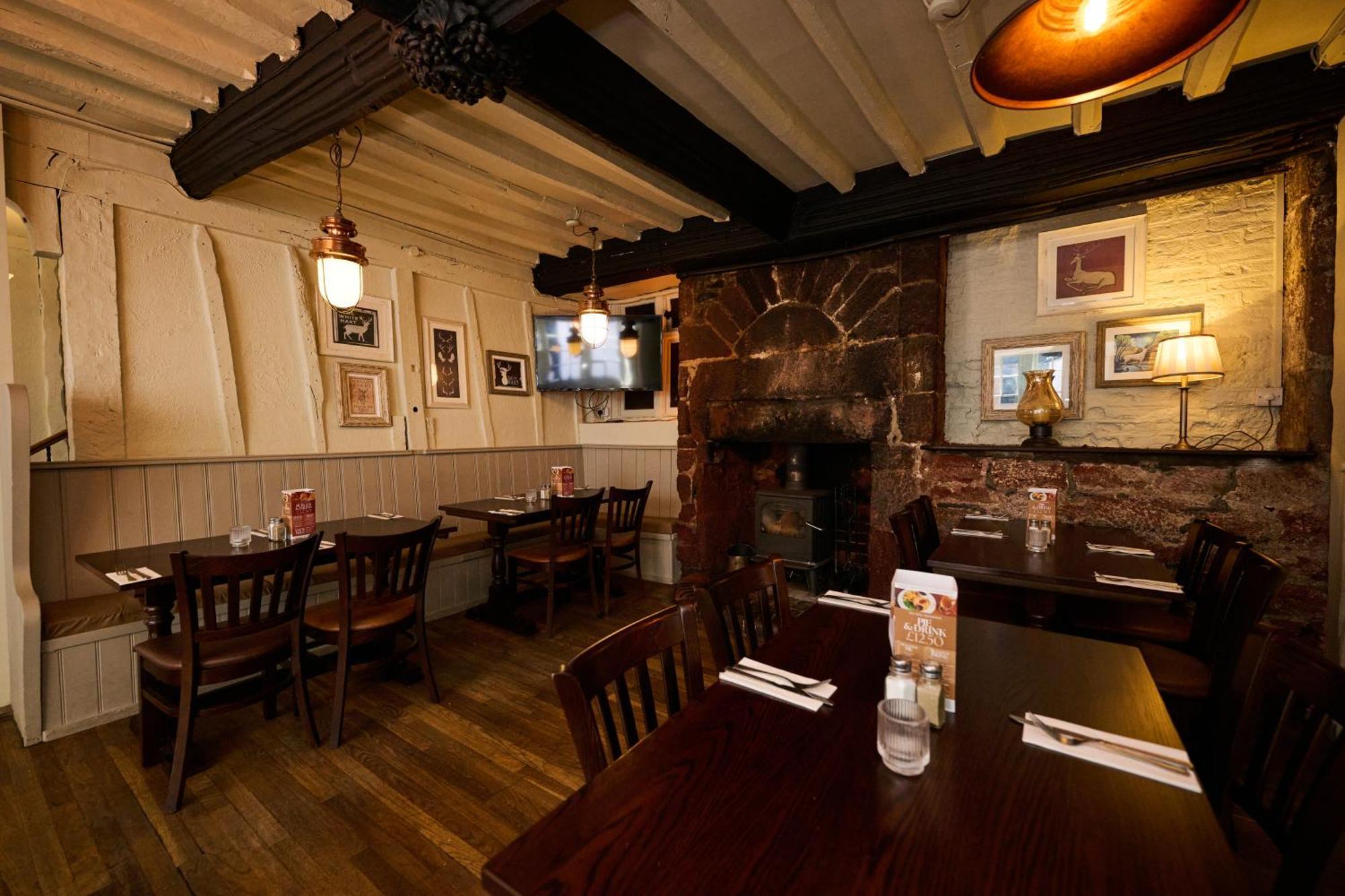 Hotel White Hart, By Marston's